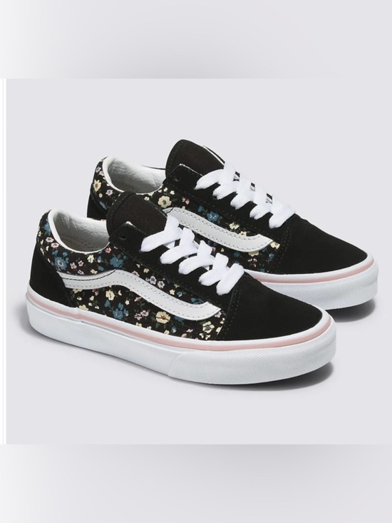 Vans Shoes - VANS
OLD SKOOL V BOQ
Dark Floral
US 6 EUC